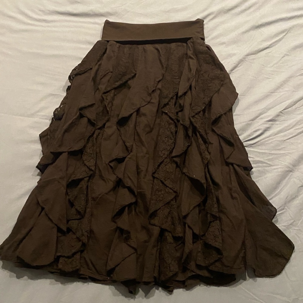 ❗️SOLD❗️The Pryamid Collection Ruffled Black skirt